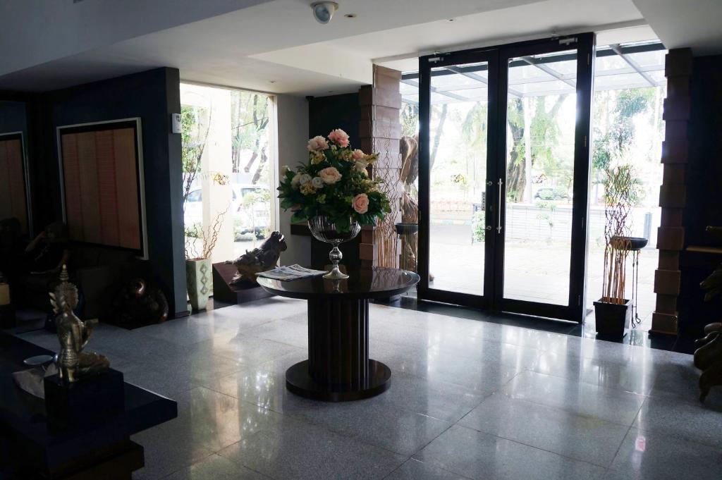 Rumah Nenek Hotel And Restaurant 파당 외부 사진