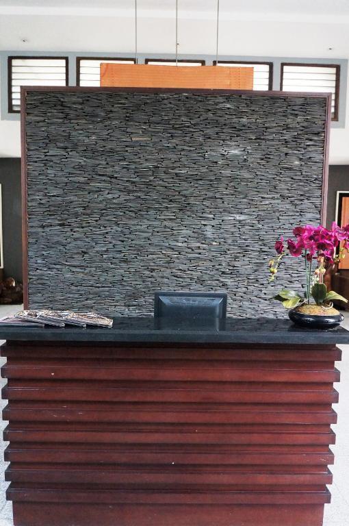 Rumah Nenek Hotel And Restaurant 파당 외부 사진