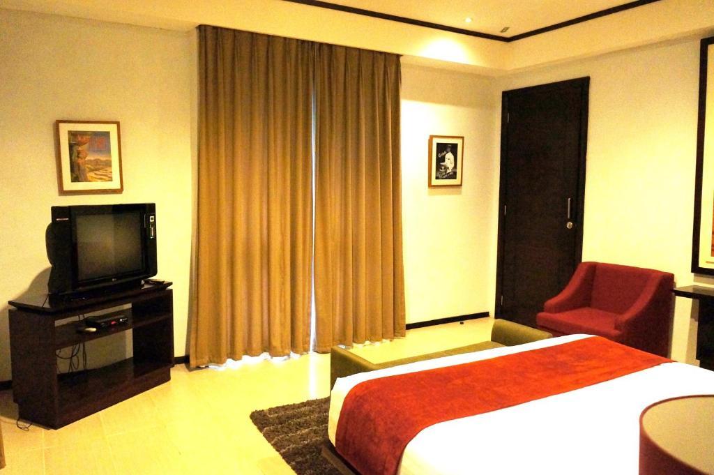 Rumah Nenek Hotel And Restaurant 파당 외부 사진