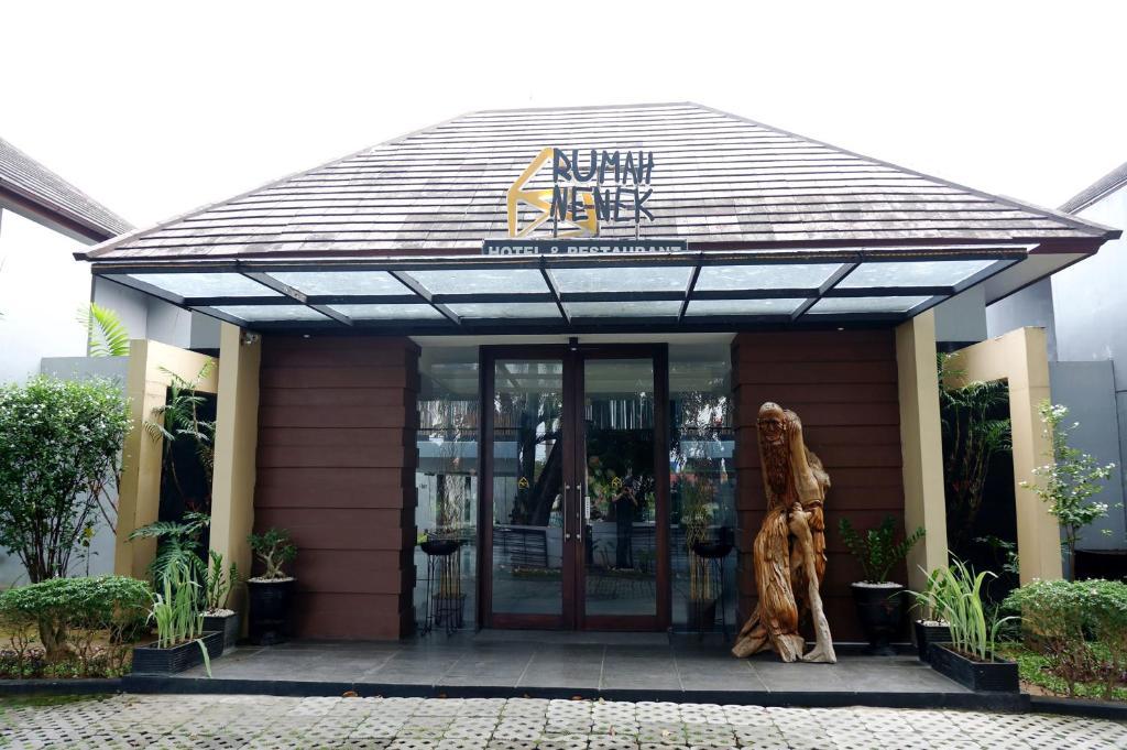 Rumah Nenek Hotel And Restaurant 파당 외부 사진