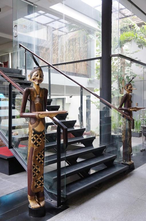 Rumah Nenek Hotel And Restaurant 파당 외부 사진
