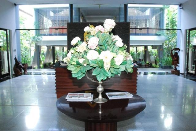 Rumah Nenek Hotel And Restaurant 파당 외부 사진